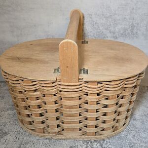 Vtg picnic basket natural wood woven split wicker hinged lid Handle Cottagecore